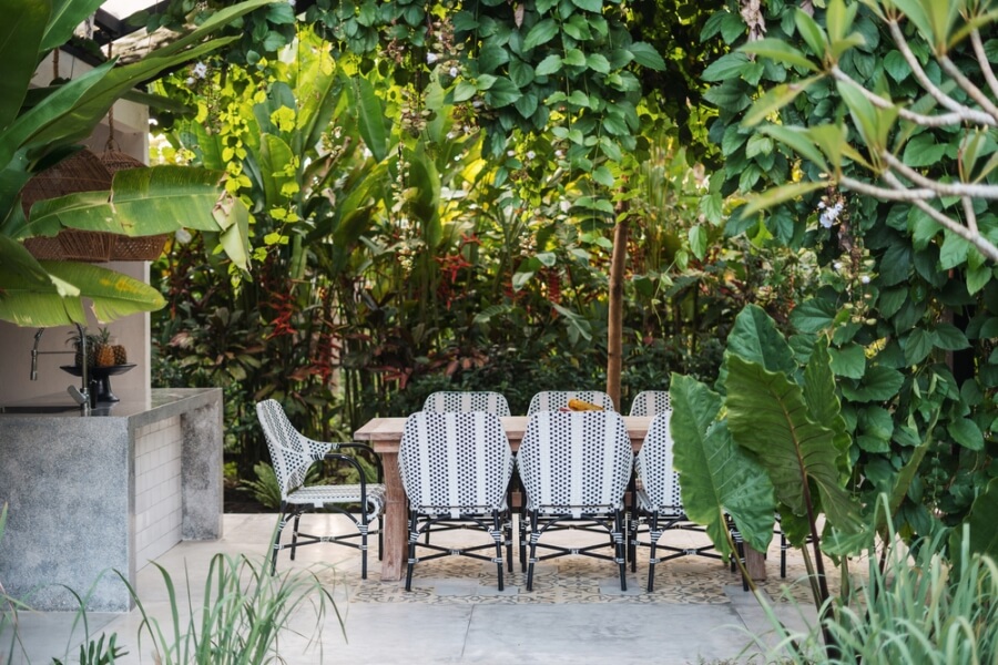 Outdoor kitchen backyard