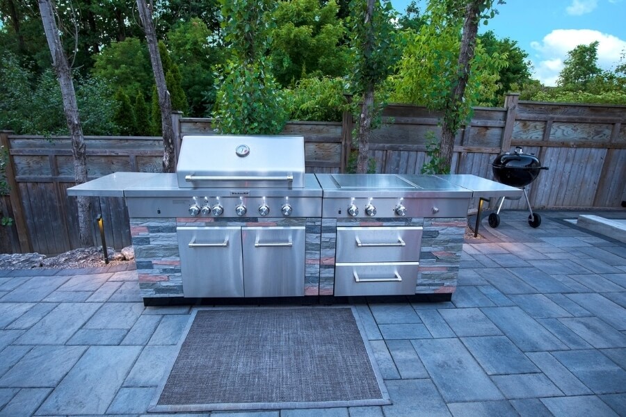Outdoor kitchen construction Concord