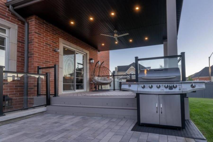 Outdoor patio kitchen contractors Ajax